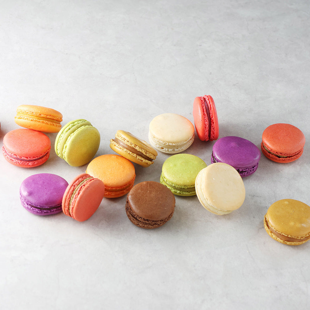 【新品・未使用】マカロンデザート　１１点　フェーヴ　フェーブ　フランス　送料込み フランス発【beillevaire(ベイユヴェール)】2022年11月18日（金