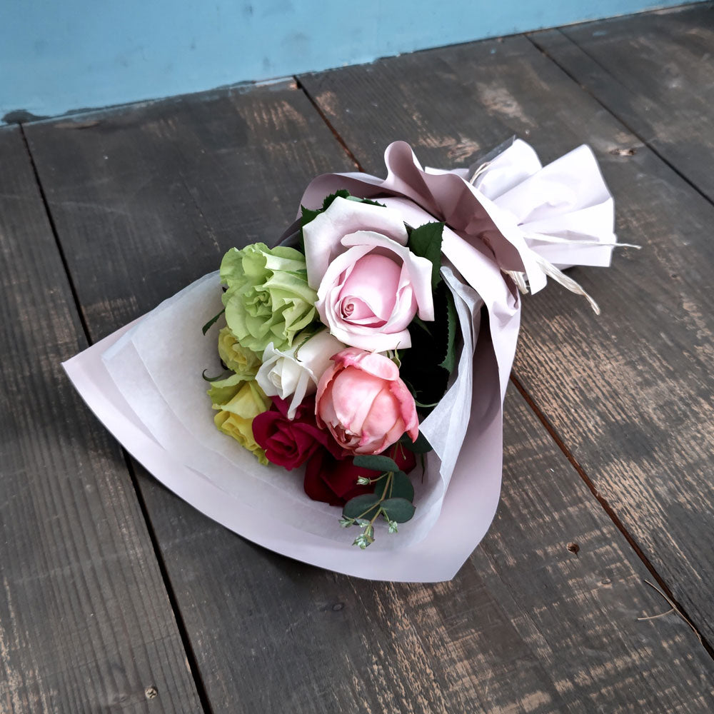 イギリスから届いたエインズレイの花瓶、コテージガーデン