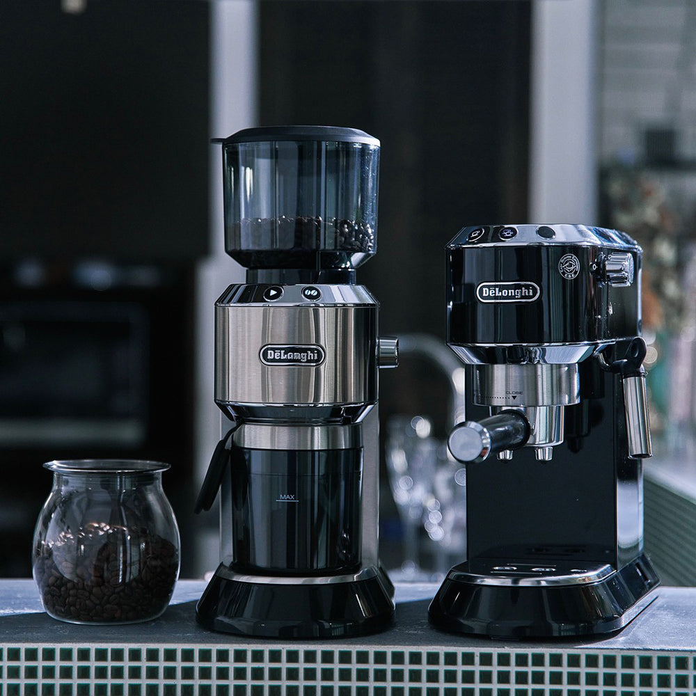 デディカ コーン式コーヒーグラインダー KG521J-M: デロンギ