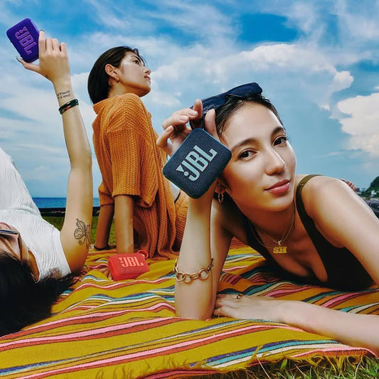 JBL　ウルトラポータブルBluetoothスピーカーGo 4　Black　eギフト