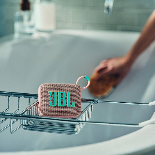 JBL　ウルトラポータブルBluetoothスピーカーGo 4　SWASH PINK　eギフト