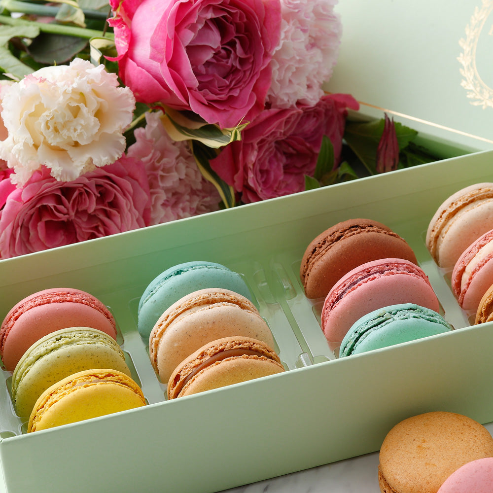 LADUREE（ラデュレ）コフレ・ アンタンポレル マカロン12個入り　eギフト