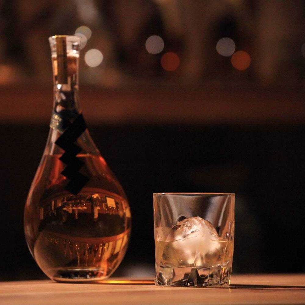 琥珀浄酎 -Sake Zest Spirit アメリカンホワイトオーク樽熟成(710ml 桐箱)　eギフト